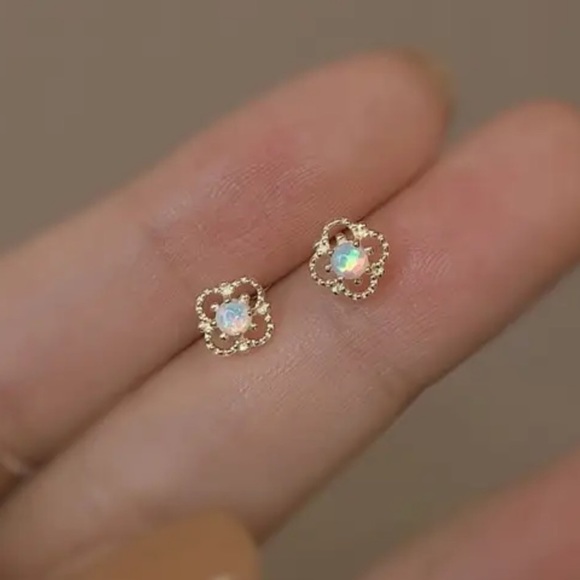 Jewelry - Opal Small Stud Flower Earrings NEW